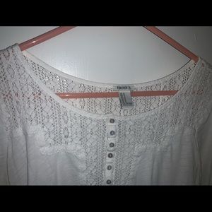 Forever 21 long sleeved lace top Size Med.